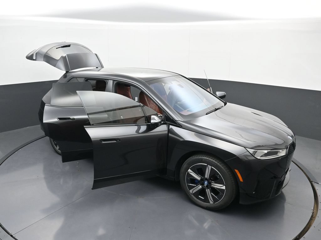 Used 2024 BMW iX xDrive50 w/ Sport Package AWD/4WD image 38