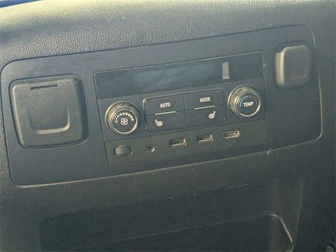 Used 2017 Chevrolet Suburban Premier image 26