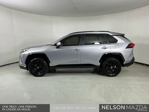 Used 2024 Toyota RAV4 SE AWD/4WD image 5