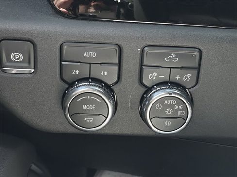 New 2026 GMC Sierra 1500 Elevation image 18