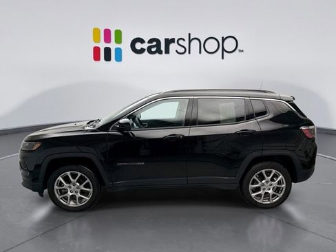 Used 2022 Jeep Compass Latitude image 2