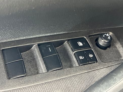 Used 2022 Toyota Corolla LE image 13