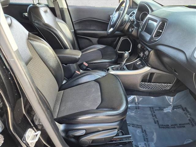 Used 2020 Jeep Compass Latitude w/ Popular Equipment Group FWD image 19