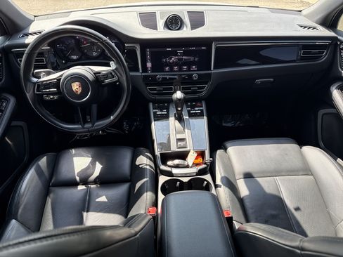 Used 2023 Porsche Macan Turbo AWD/4WD image 18