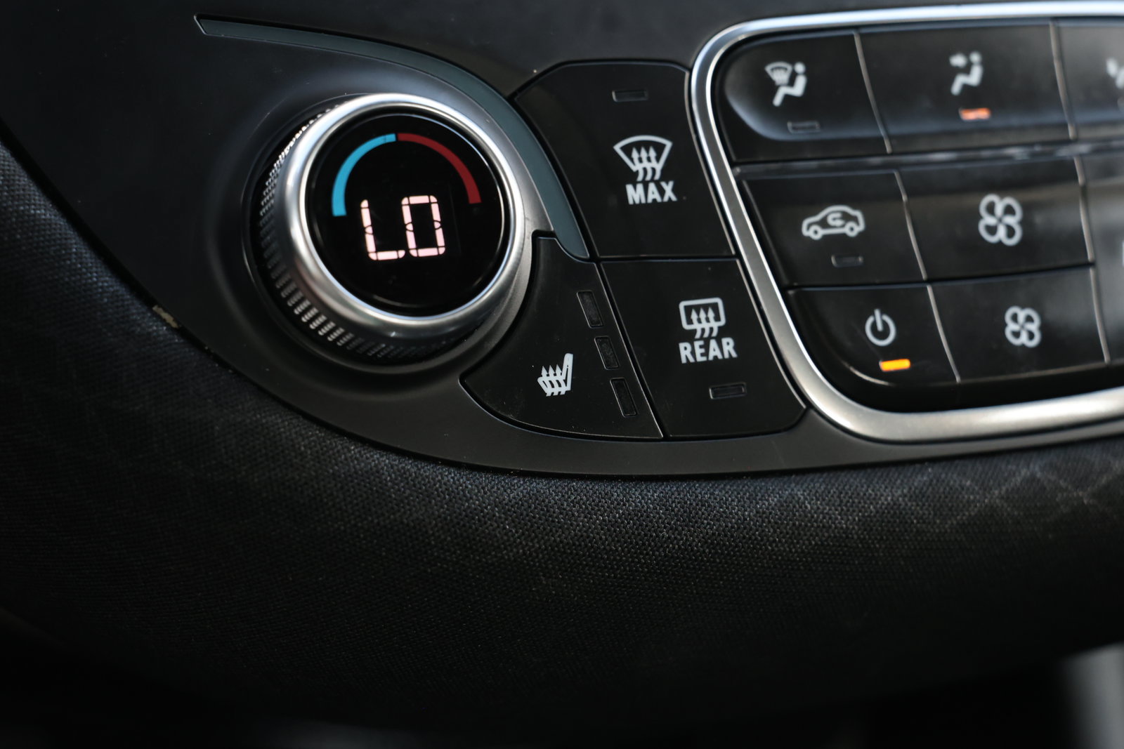 Used 2025 Chevrolet Malibu LT FWD image 4