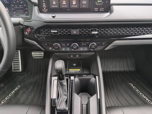 Used 2025 Honda Accord Sport image 22