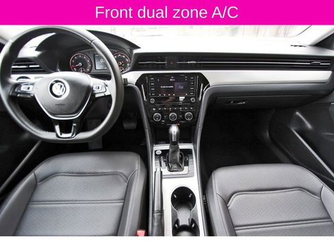 Used 2022 Volkswagen Passat 2.0T SE image 10