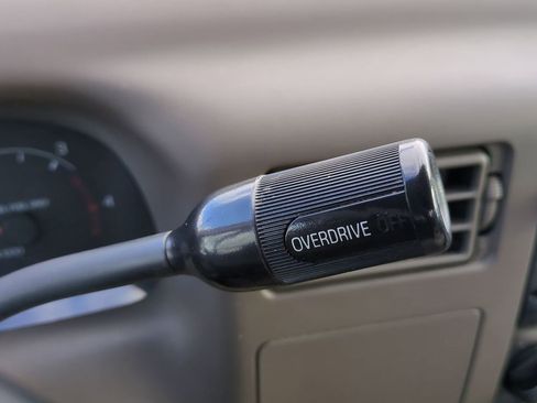 Used 2001 Ford F250 Lariat image 29