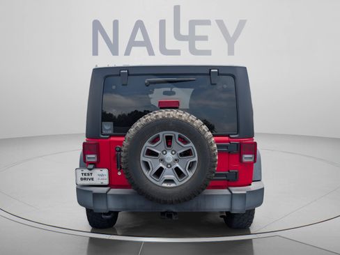 Used 2016 Jeep Wrangler Unlimited Rubicon w/ Connectivity Group AWD/4WD image 4
