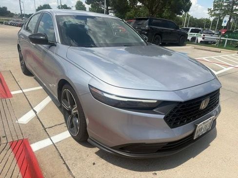 Used 2023 Honda Accord Sport image 3