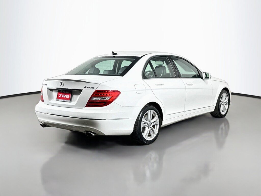Used 2014 Mercedes-Benz C 300 4MATIC Sedan image 5