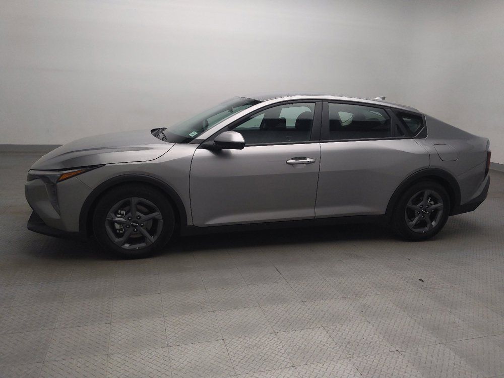 Used 2025 Kia K4 FWD image 2