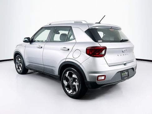 Used 2025 Hyundai Venue SEL image 5