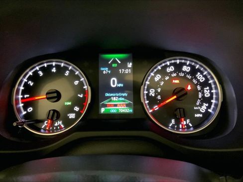 Used 2021 Toyota RAV4 XLE w/ Convenience Package AWD/4WD image 20