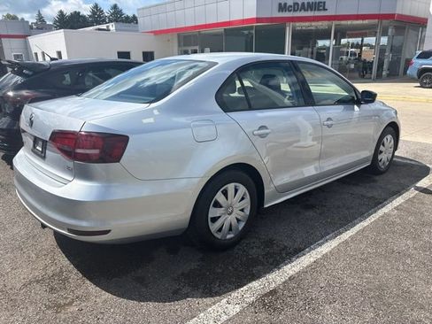Used 2016 Volkswagen Jetta S FWD image 3