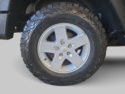 Used 2018 Jeep Wrangler Unlimited Sport S AWD/4WD image 34