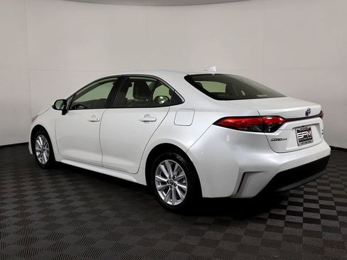 Used 2023 Toyota Corolla XLE image 12