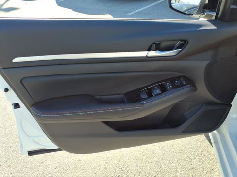 New 2025 Nissan Altima 2.5 SR w/ SR Premium Package image 9