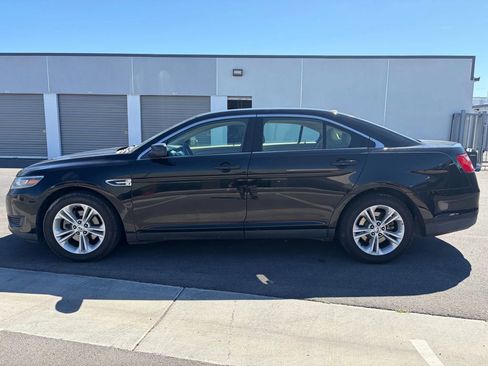 Used 2017 Ford Taurus SE FWD image 3