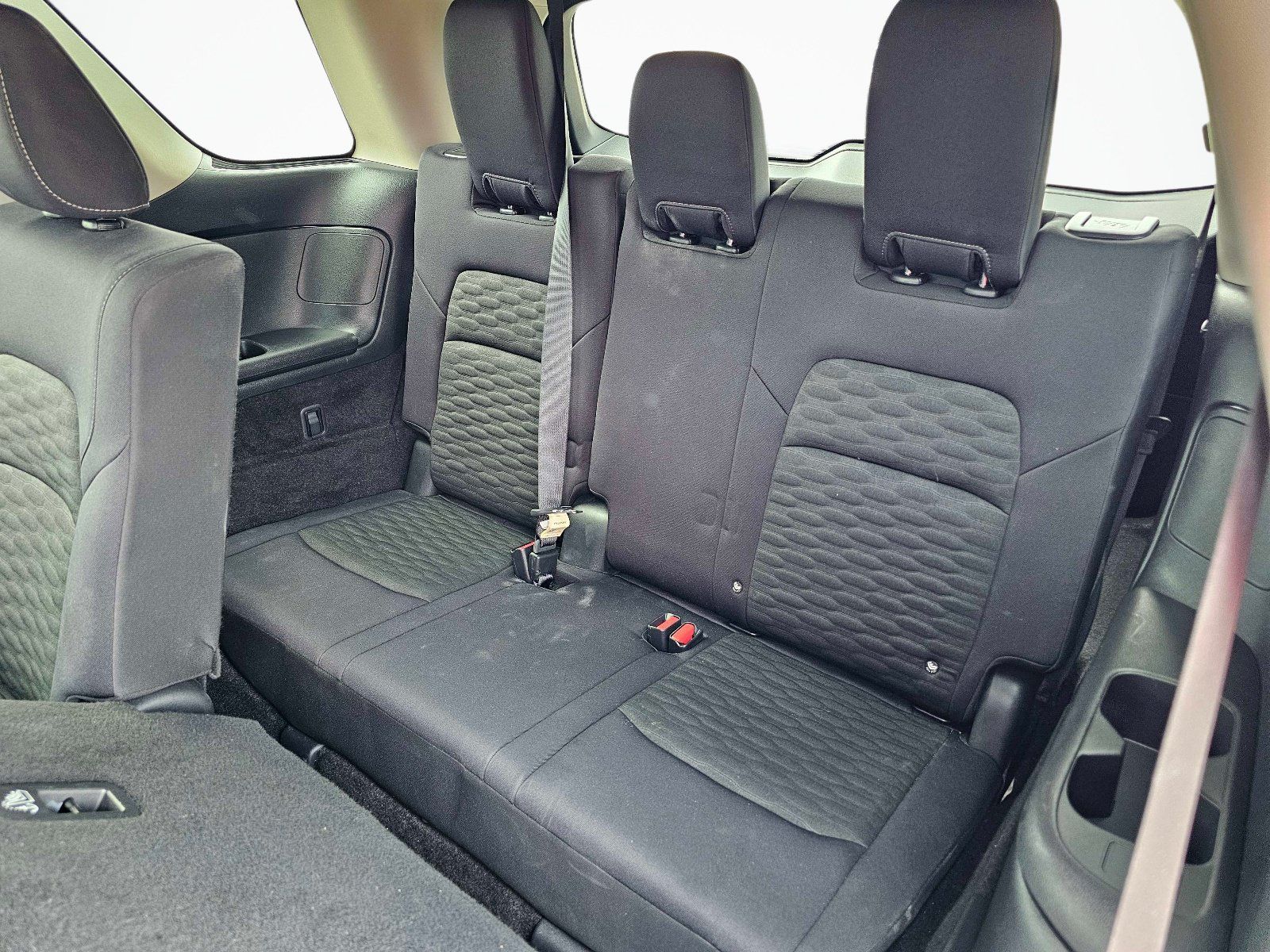 Used 2024 Nissan Pathfinder SV FWD image 31