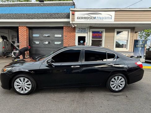 Used 2015 Honda Accord EX-L image 2
