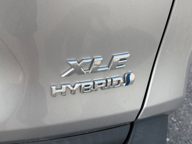 Used 2021 Toyota RAV4 XLE w/ Convenience Package AWD/4WD image 14