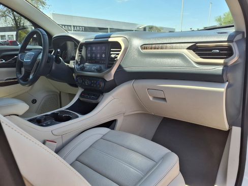 Used 2023 GMC Acadia Denali w/ Denali Technology Package FWD image 11