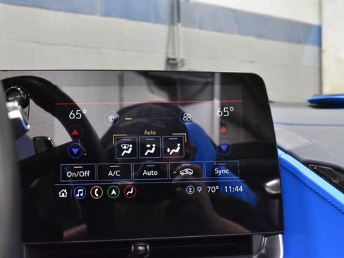 Used 2021 Chevrolet Corvette Stingray Premium Conv w/ Z51 Performance Package RWD image 11