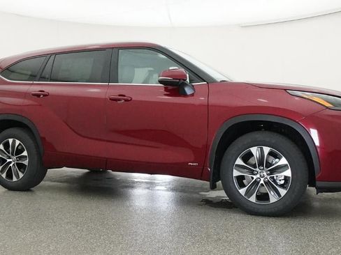 New 2026 Toyota Highlander XLE image 28