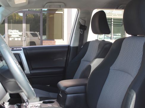 Used 2020 Toyota 4Runner SR5 image 13