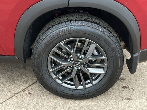 New 2025 Nissan Rogue S image 8