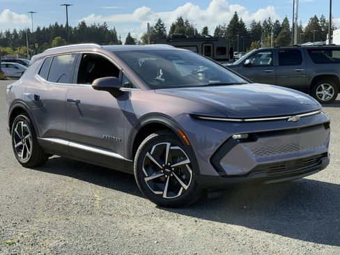 New 2026 Chevrolet Equinox EV LT image 5