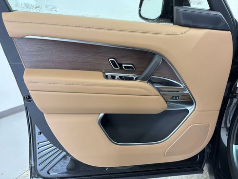 New 2026 Land Rover Range Rover SE image 18