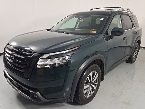 Used 2022 Nissan Pathfinder SL w/ SL Black Package image 3