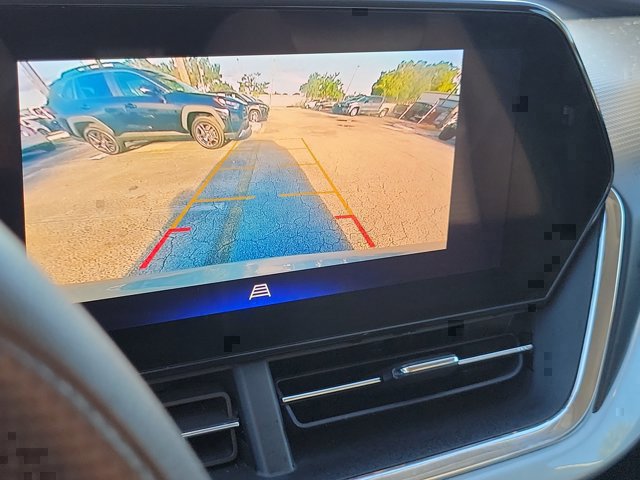 Used 2025 Chevrolet Trax LT FWD image 28