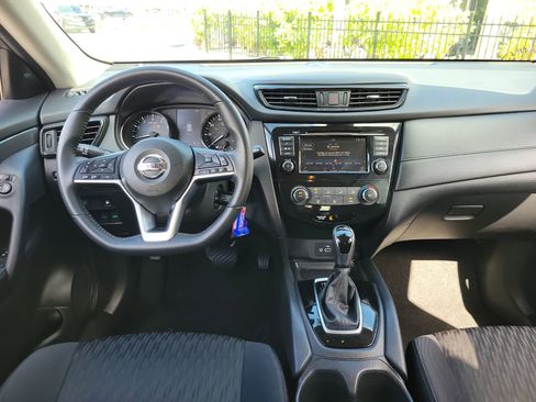 Used 2019 Nissan Rogue S w/ Special Edition Package FWD image 15