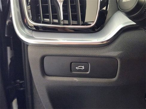 Used 2024 Volvo S60 B5 Core image 22