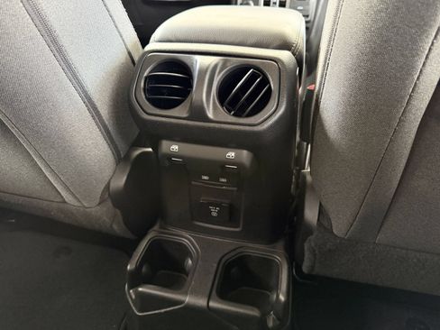 Used 2025 Jeep Wrangler Unlimited Sahara AWD/4WD image 23