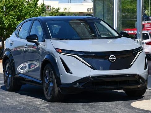 Used 2023 Nissan Ariya AWD/4WD image 6