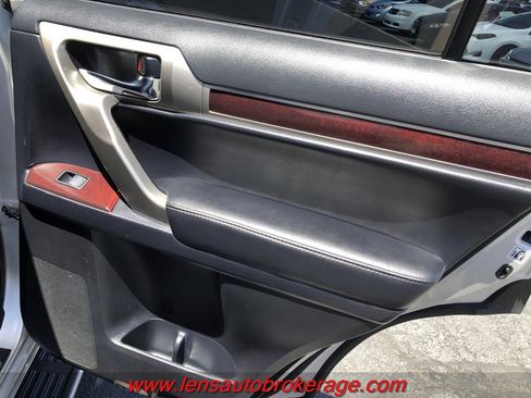 Used 2014 Lexus GX 460 w/ Premium Package AWD/4WD image 21
