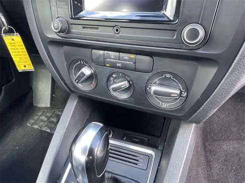 Used 2018 Volkswagen Jetta S image 25