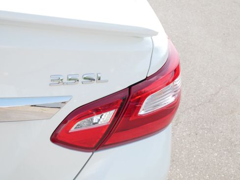Used 2017 Nissan Altima 3.5 SL w/ 3.5SL Technology Package FWD image 17
