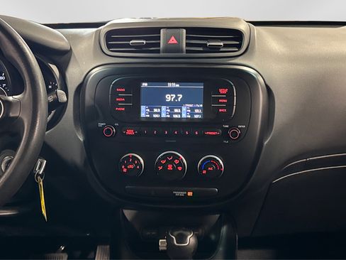 Used 2018 Kia Soul Base image 26