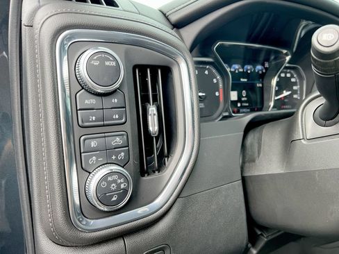 Used 2022 GMC Sierra 3500 Denali AWD/4WD image 16