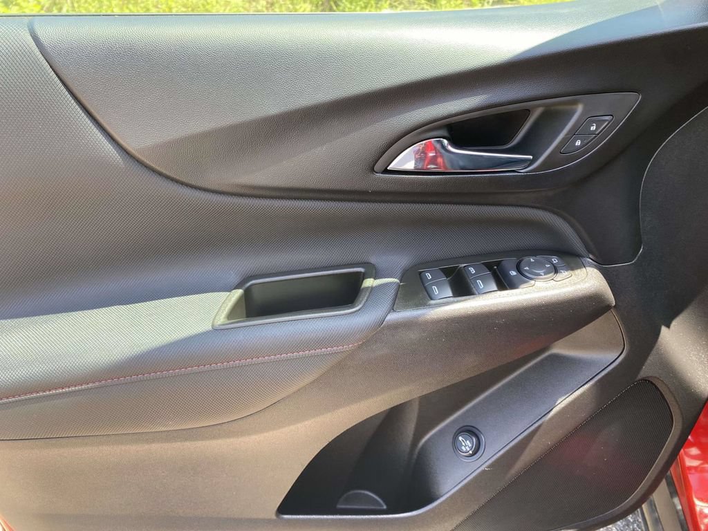 Used 2023 Chevrolet Equinox RS w/ LPO, Floor Liner Package FWD image 19