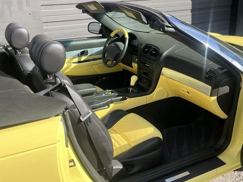 Used 2002 Ford Thunderbird image 16