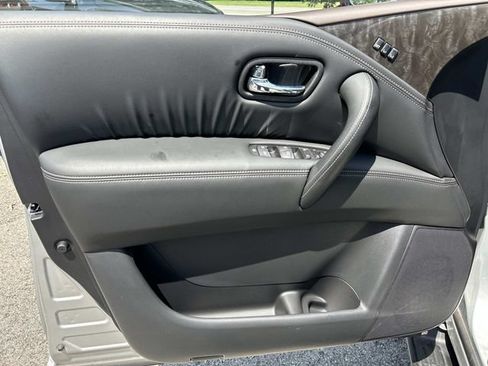Used 2024 Nissan Armada Platinum w/ Captain's Chairs Package AWD/4WD image 18