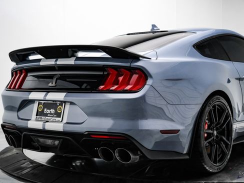 Used 2022 Ford Mustang Shelby GT500 w/ Technology Package image 12