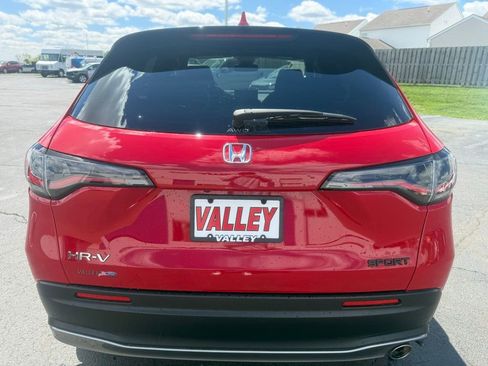 Used 2025 Honda HR-V Sport image 4