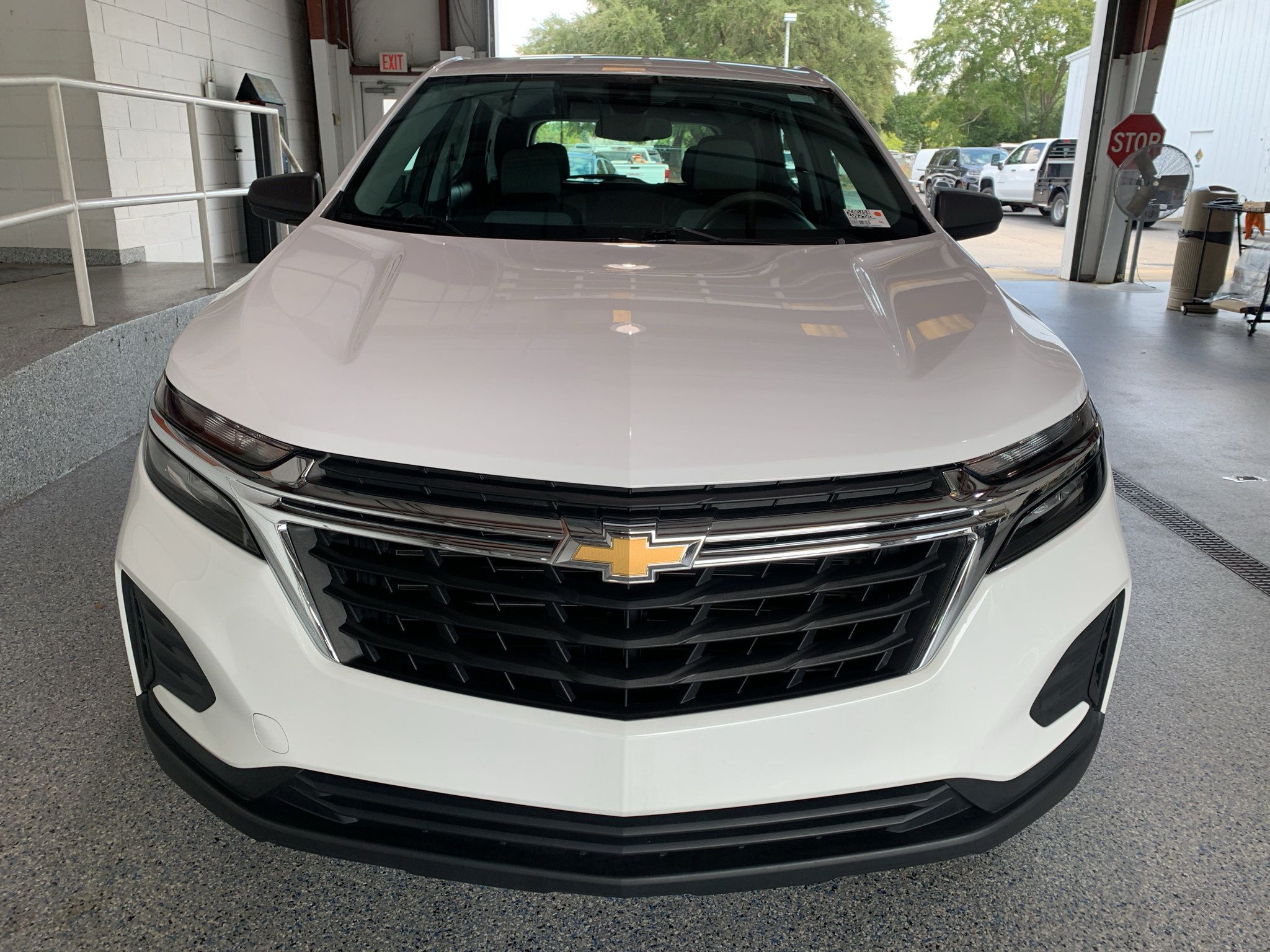 Used 2024 Chevrolet Equinox LS FWD image 2